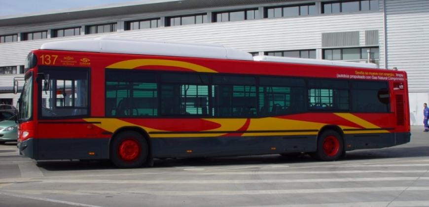 Autobús en las cocheras de Tussam, localizadas en el propio Parque Empresarial PICA Autobús en las cocheras de Tussam, localizadas en el propio Parque Empresarial PICA
