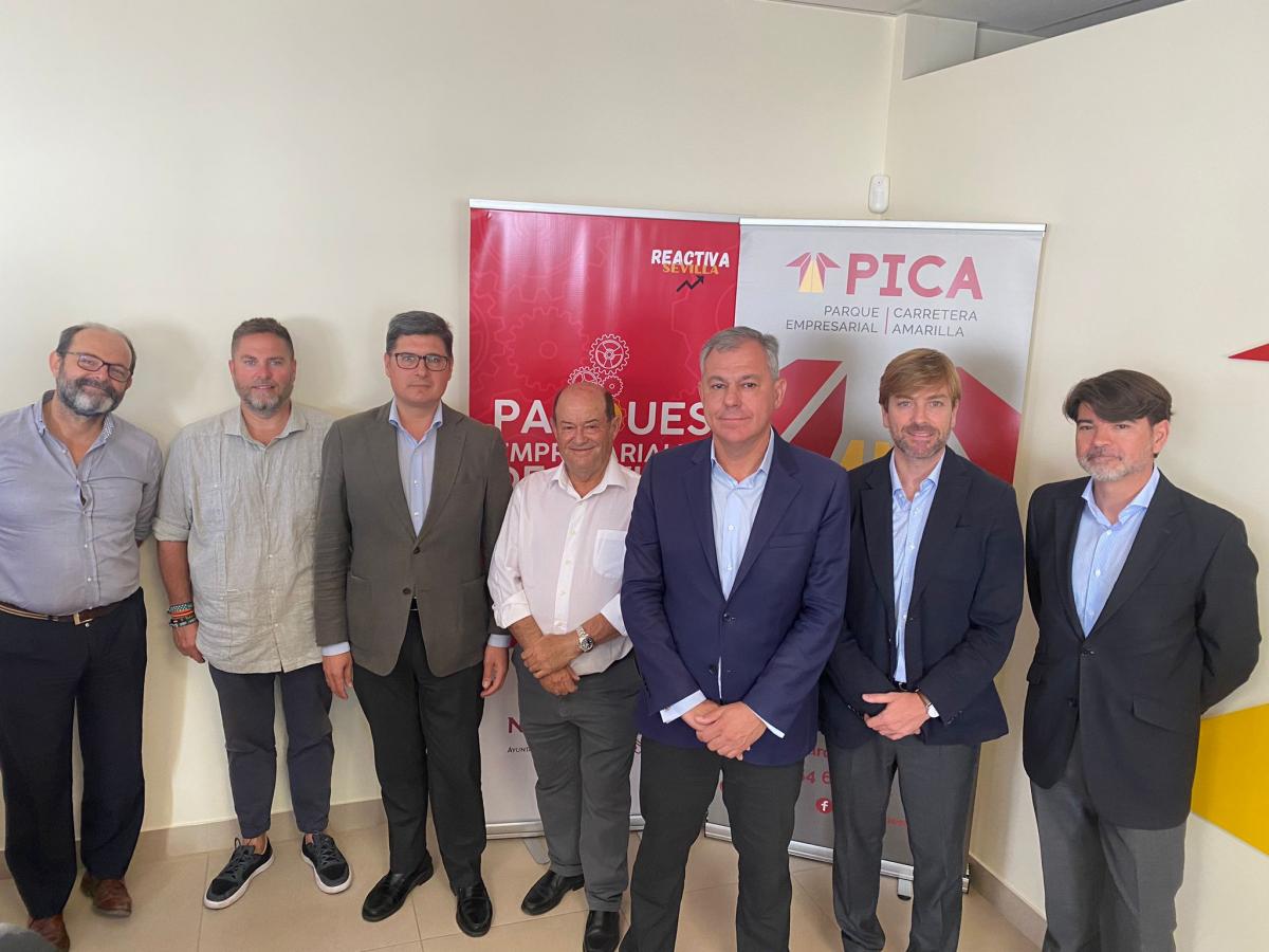 Junta Directiva del PICA con el alcalde, José Luis Sanz y el delegado de Parques Innovadores, Álvaro Pimentel